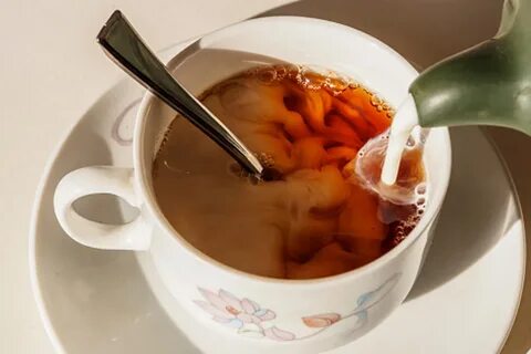 Можно ли в чай добавить молоко