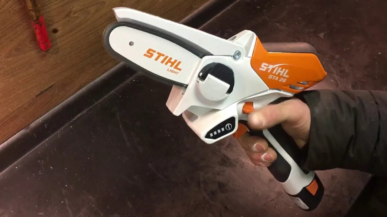 Stihl GTA 26. Аккумуляторная пила Stihl GTA 26. Аккумуляторный резак штиль GTA 26. Stihl пила аккумуляторная маленькая GTA. Мини пила аккумуляторная со смазкой