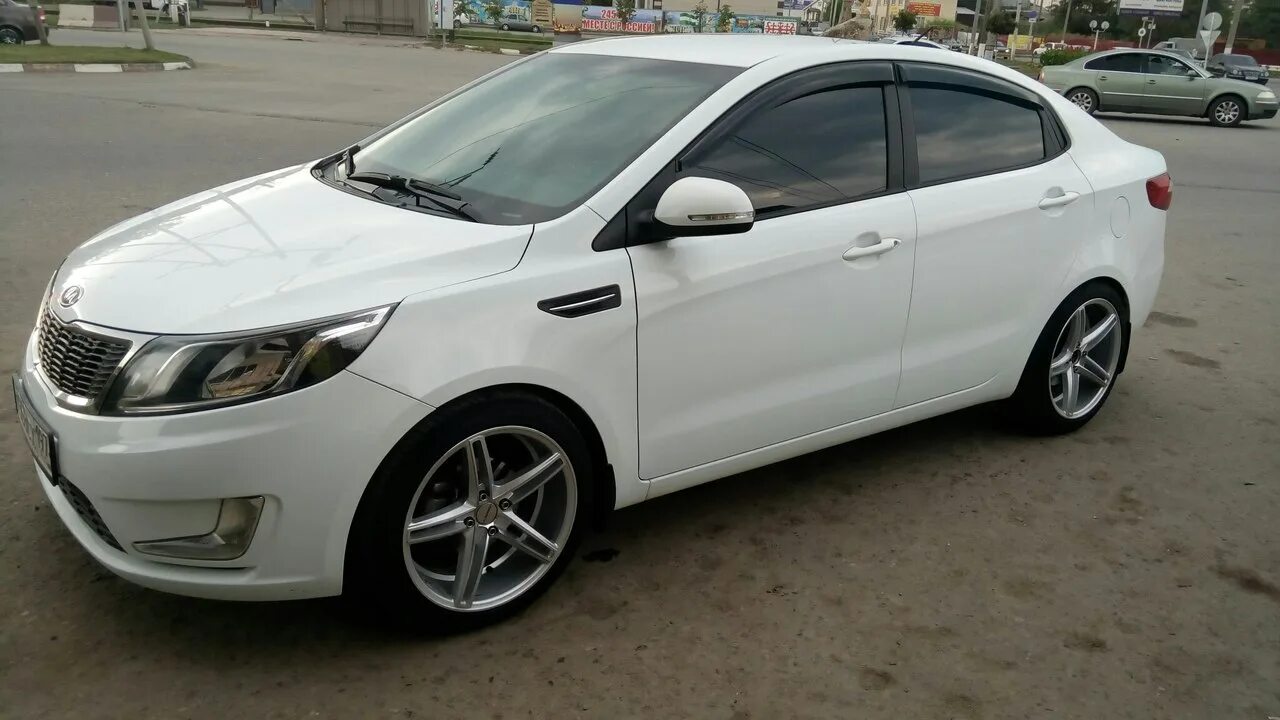 R17 4x100 на Киа Рио. Kia Rio 3 r17. Kia Rio 4 205/50/17. Cv5 Киа Рио 3.