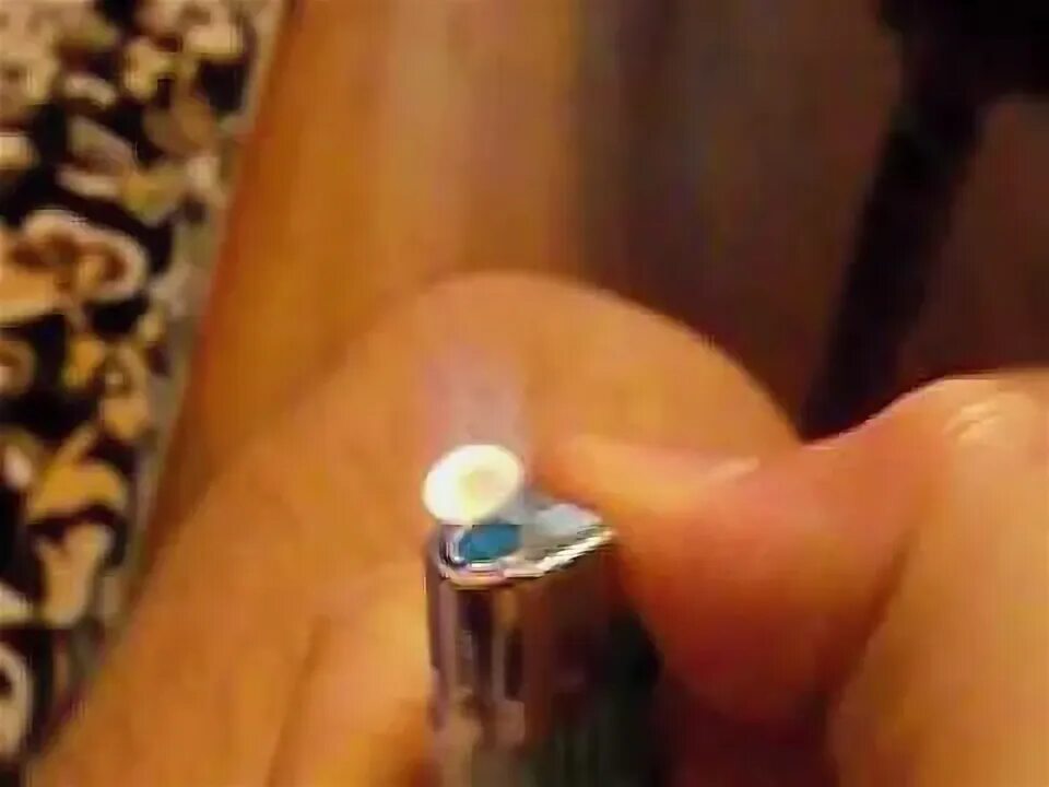 Как поджечь сигарету без зажигалки и спичек. Сломанная зажигалка. зажигалка сломалась. зажигалка с электроподжигом. сборка электрической зажигалки из подручных средств.