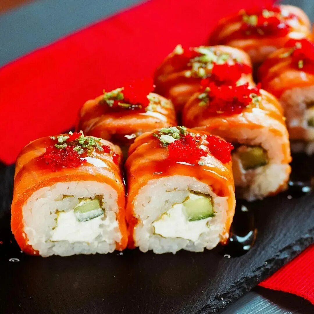 Доставка суши москва sushiking74 ru. Суши. Суши фото. Вкусные роллы в Москве. Самые вкусные суши в Москве.