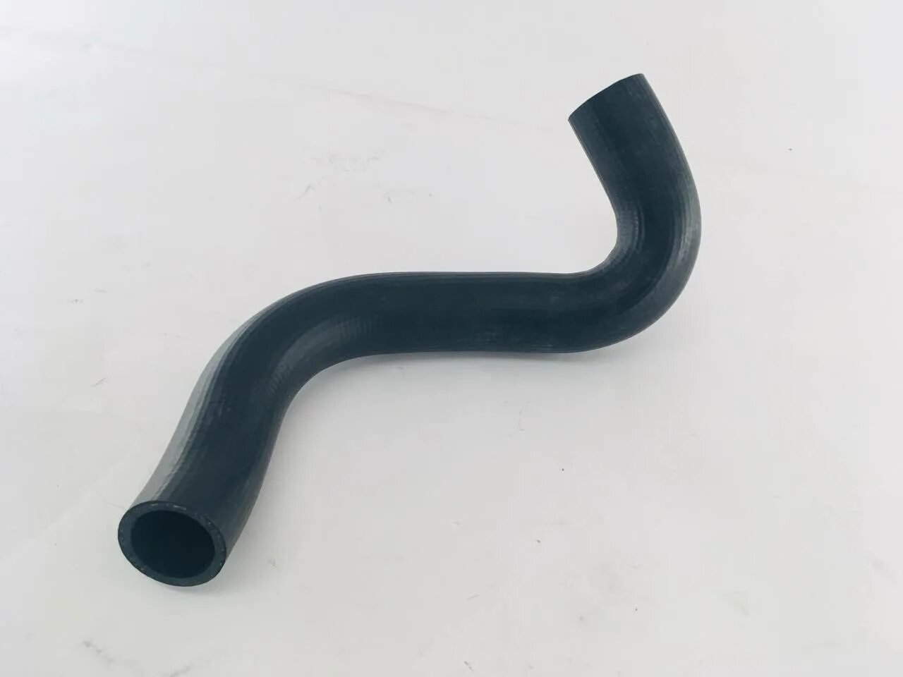 Патрубок охлаждения lacetti. Патрубок радиатора верхний 96553267. Патрубок охлаждения лачетти. Патрубок радиатора верхний шевроле лачетти. Патрубок радиатора верхний gm 96553267.