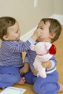 Годовалый ребенок кусается