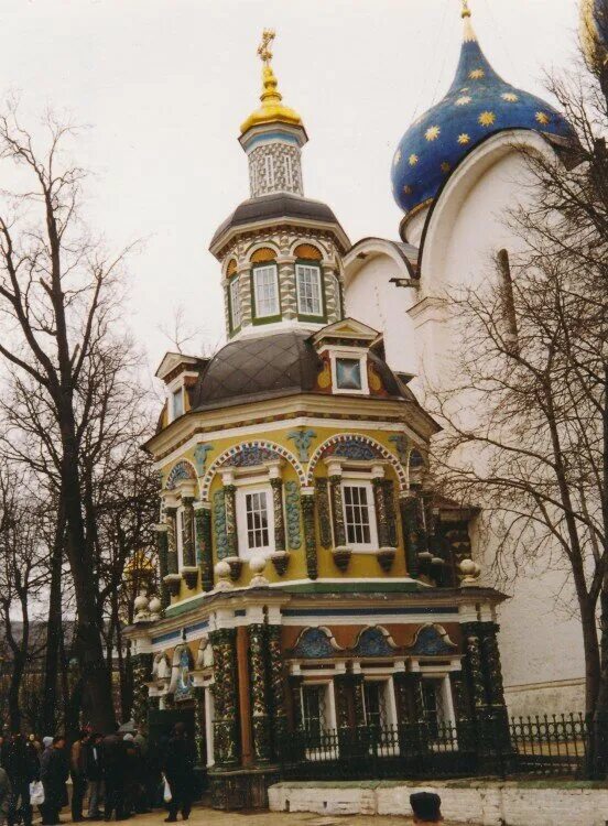 красногорская часовня сергиев посад изнутри. храм сергиево володарка. часовня сергиево. надкладезная церковь троице сергиевой лавры. серафимовская часовня покровский парк.