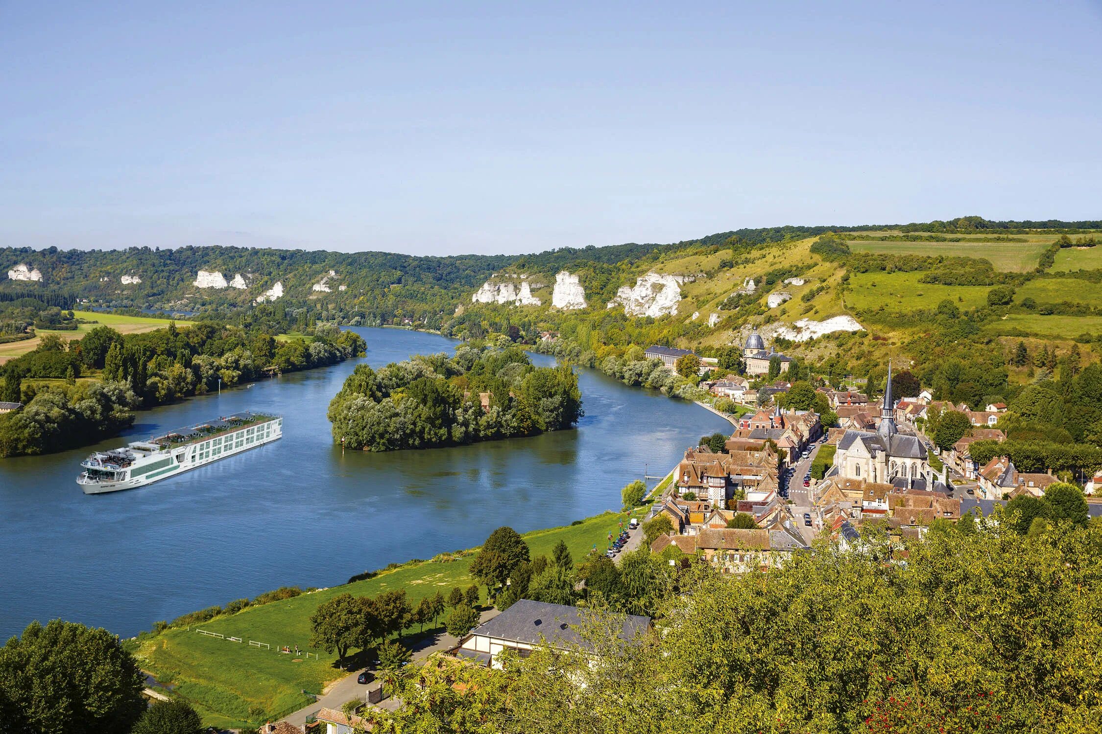 Река Марна Франция. Река сена в Нормандии Франции. Scenic River Cruise. Река сена. The country many rivers