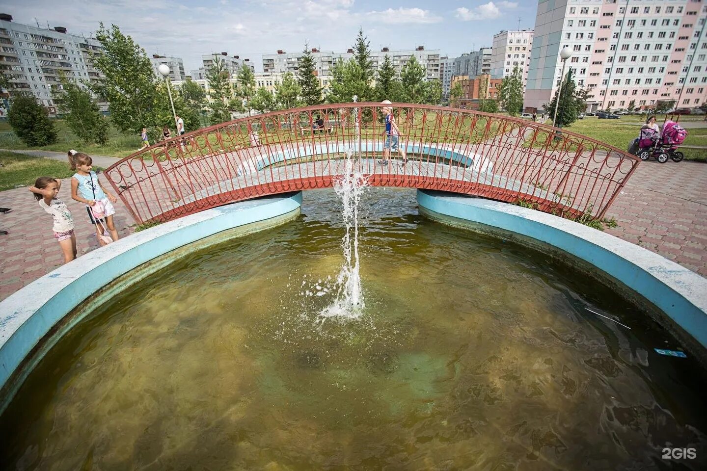 Новосибирск родники ул. Микрорайон Родники Новосибирск. Новосибирск 6 микрорайон Родники. Калининский район Родники. Родники Снегири Новосибирск.