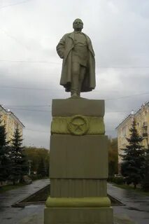 Памятники кирова годы