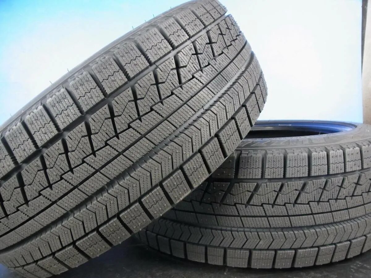 Близак айс. Bridgestone Blizzak VRX. Bridgestone Blizzak vrx2. Bridgestone Blizzak VRX 245/45 r19. Bridgestone Blizzak VRX 91s.