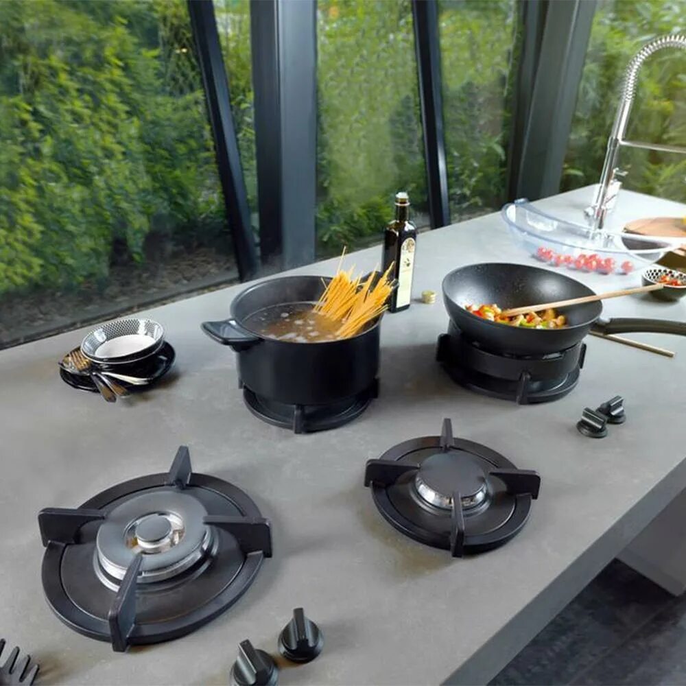 Газовая конфорка в столешнице. Встраиваемая газовая система pitt by reginox. Встроенные конфорки в столешницу. Газовая конфорка в столешнице. Газовая панель kitchenette.