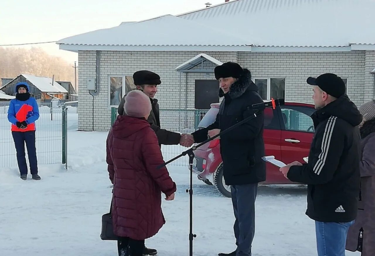 Труднодоступные деревни Тюменской области. Жители Ишима. Население поселка Октябрьского Тюменской области Ишимского района. Первое Песьяново Ишимский район. Поселок октябрьский тюменская