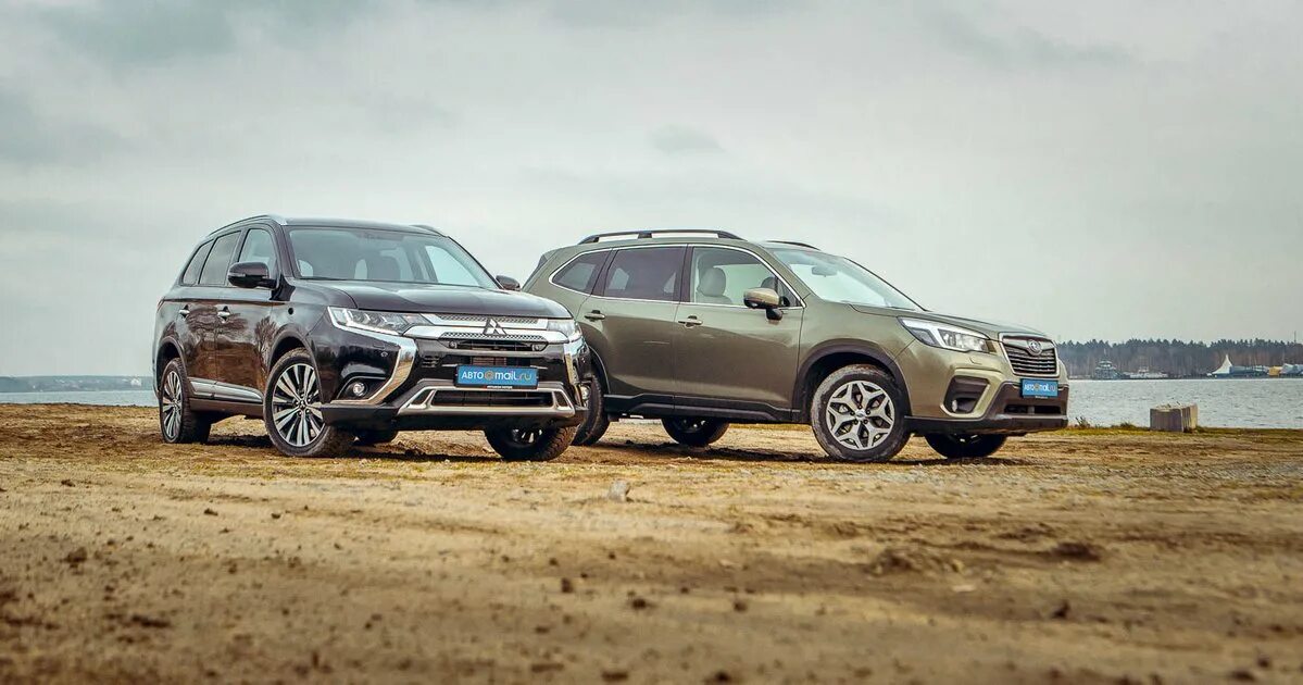 Митсубиси Аутлендер и Субару Форестер. Subaru Outlander. Subaru Forester vs Mitsubishi Outlander. Субару Аутлендер 2022.