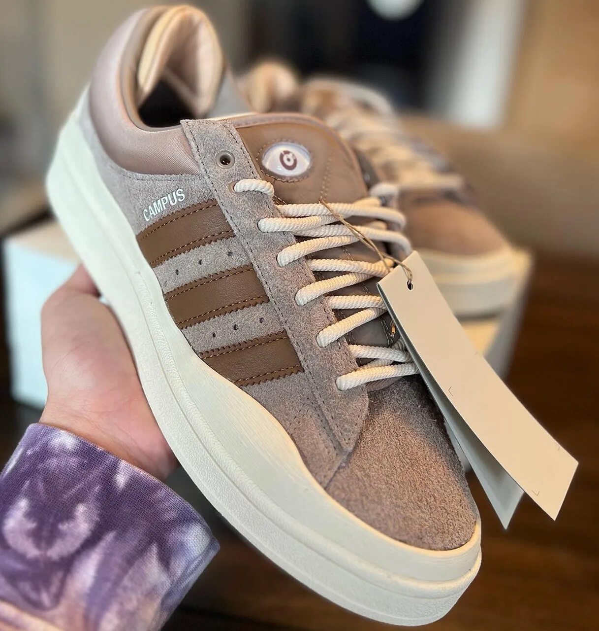 Adidas campus bad bunny. Адидас кампус 2023. Bad bunny adidas campus light. Adidas campus light x bad bunny. Адидас кампус бэд банни.