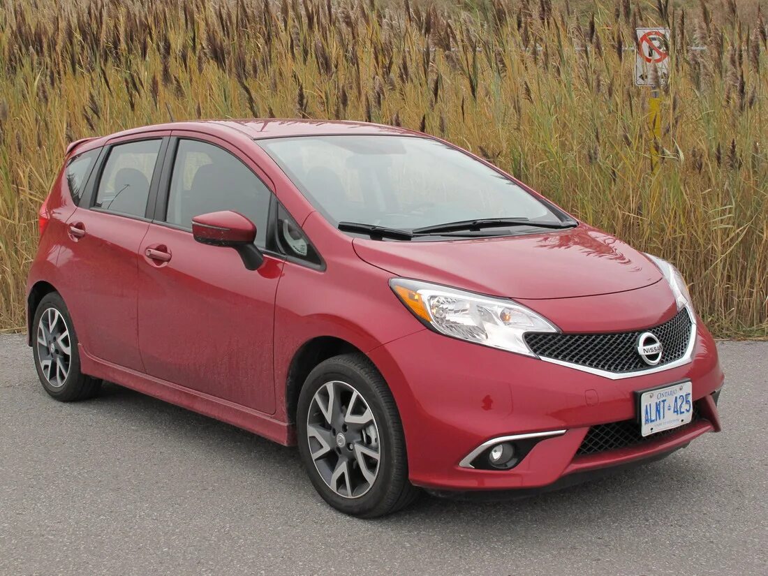 Nissan note 2015. Nissan Nite 2015. Nissan Versa 2015. Nissan Note Nismo 2015.