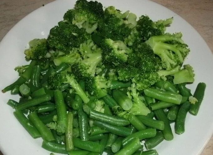 Как приготовить брокколи и стручковую фасоль