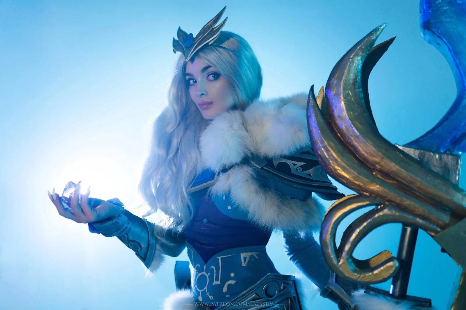 Косплей дота. Кристал мейден косплей. цм дота 2 косплей. crystal maiden cosplay. костюм кристал мейден дота 2.