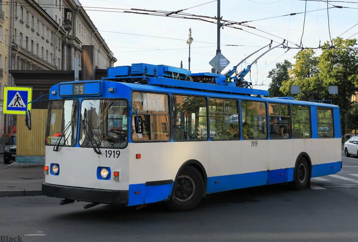 Троллейбус спб. Троллейбус ВМЗ В Санкт-Петербурге. ВМЗ-170 СПБ. Санкт Петербург троллейбус 1919. Троллейбус 35 Санкт Петербург.