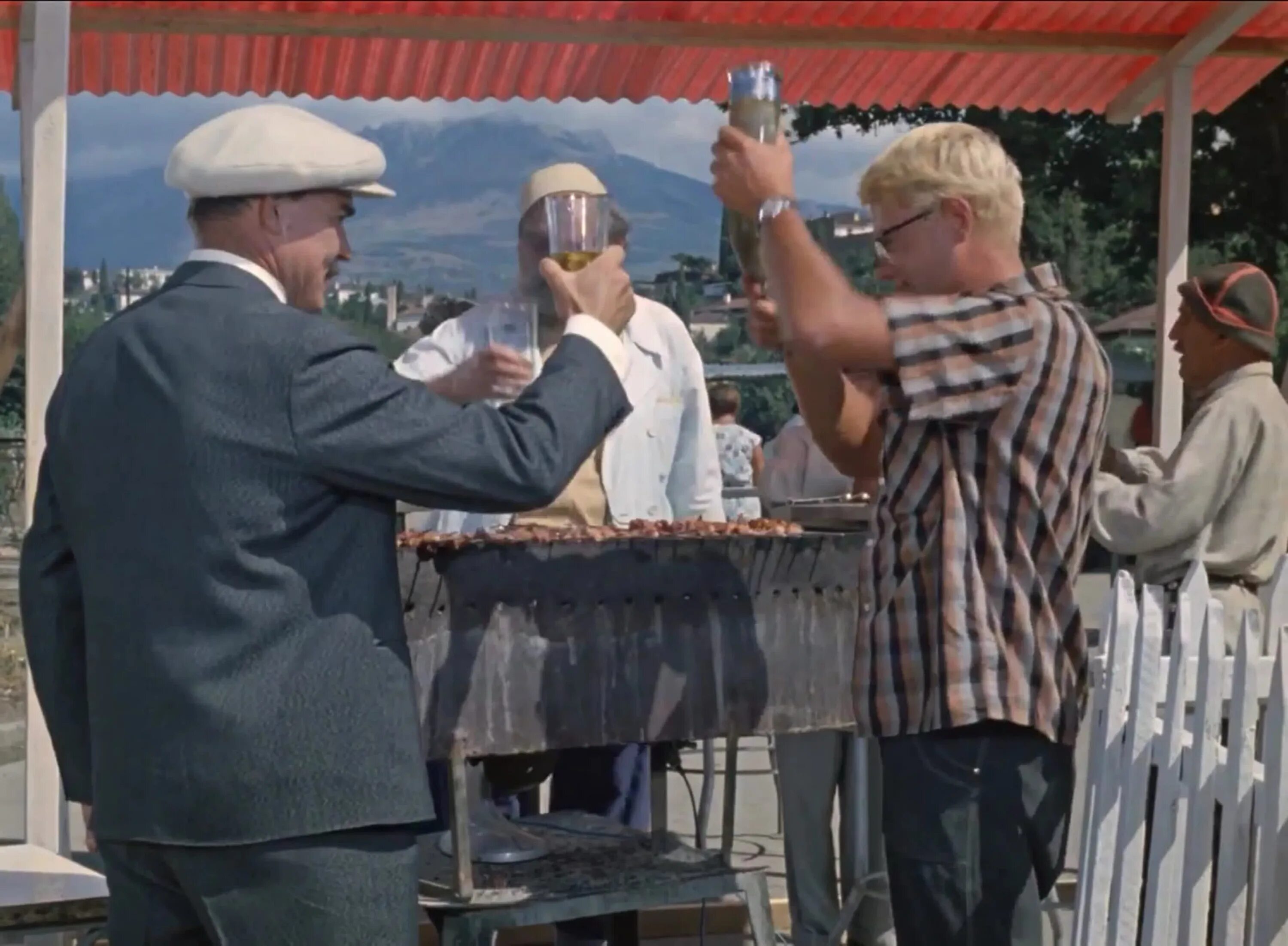 Так выпьем же за то. Так выпьем за кибернетике цитата. Кавказская пленница рог. Кавказская пленница шашлычник. Кибернетика кавказская пленница.