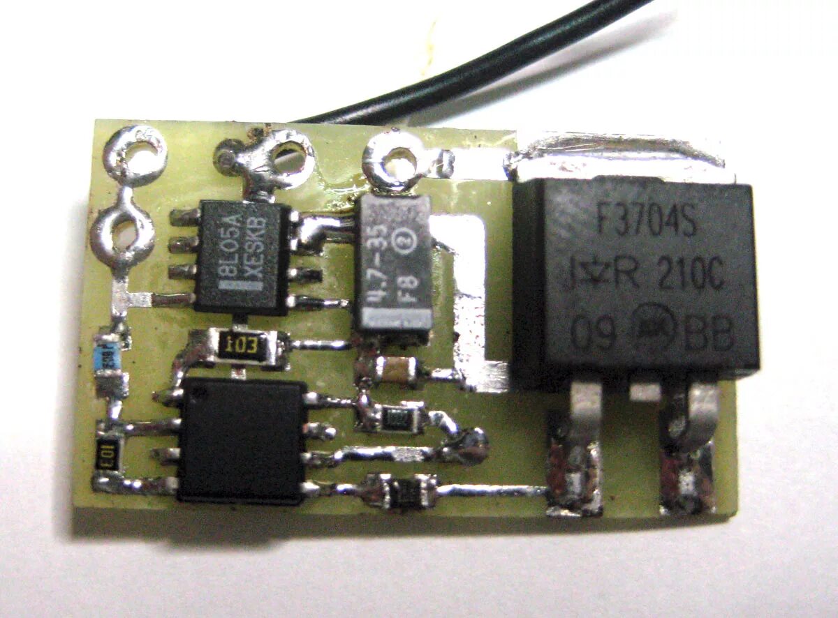 13 5 вольт. Фонарик на attiny13. Микроконтроллер attiny13. Налобный фонарик на attiny13. Attiny13 Datasheet.