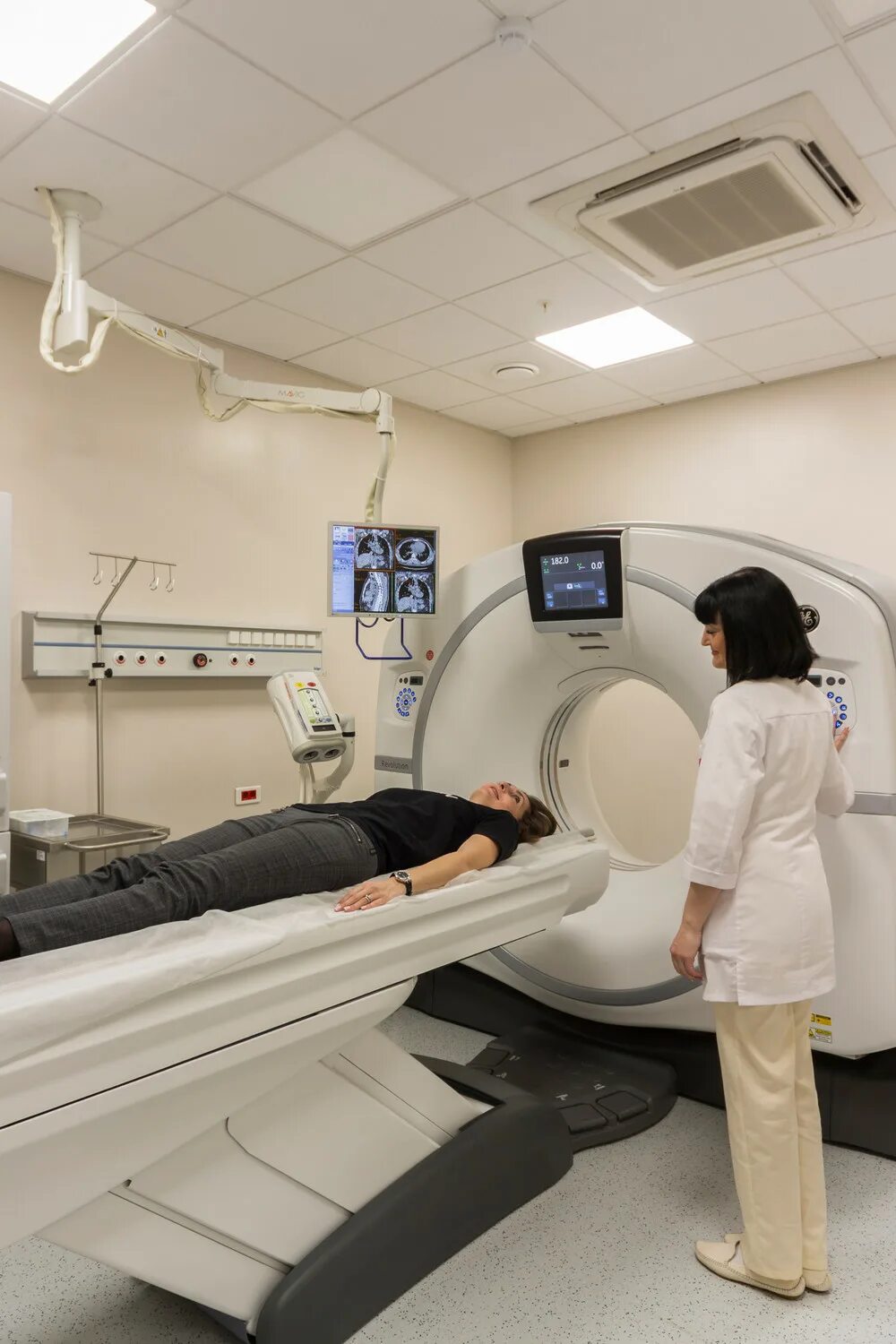 аппарат мрт головы. сделать мрт самара адреса. сделать мрт самара адреса. солнечная 59 самара мрт. млц медицинская 4к.