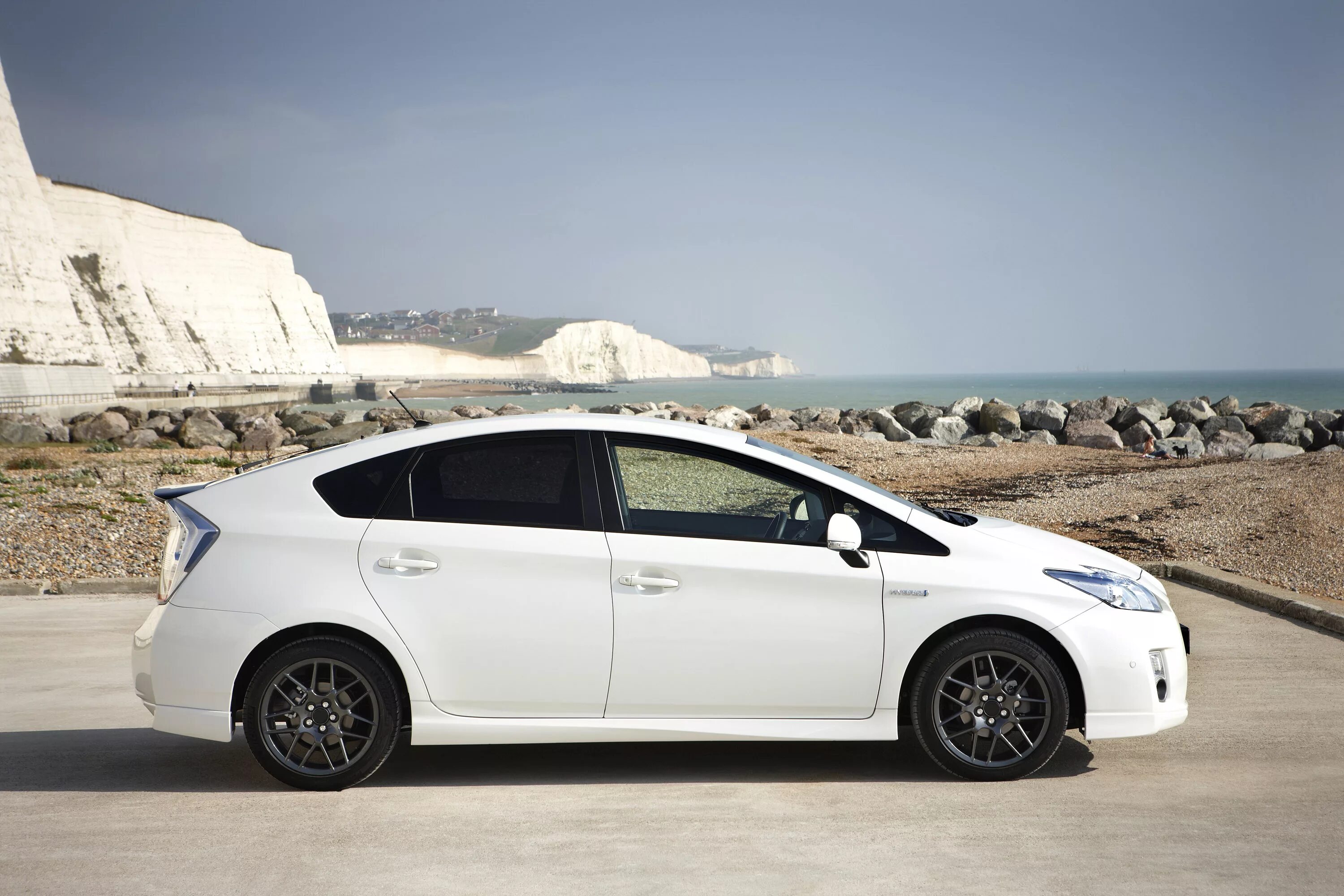 Toyota prius 2011. Тойота приус краснодаре. Toyota prius 70. Тойота приус краснодаре. Тойота приус 55.