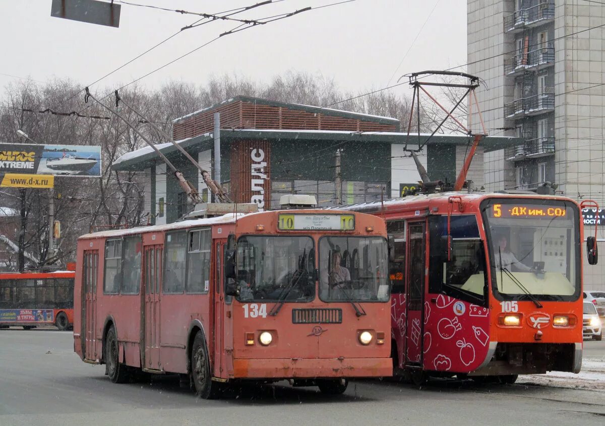 Троллейбус пермь. Троллейбус ЗИУ Пермь. ЗИУ 682 Пермь. ЗИУ 9 Пермь.