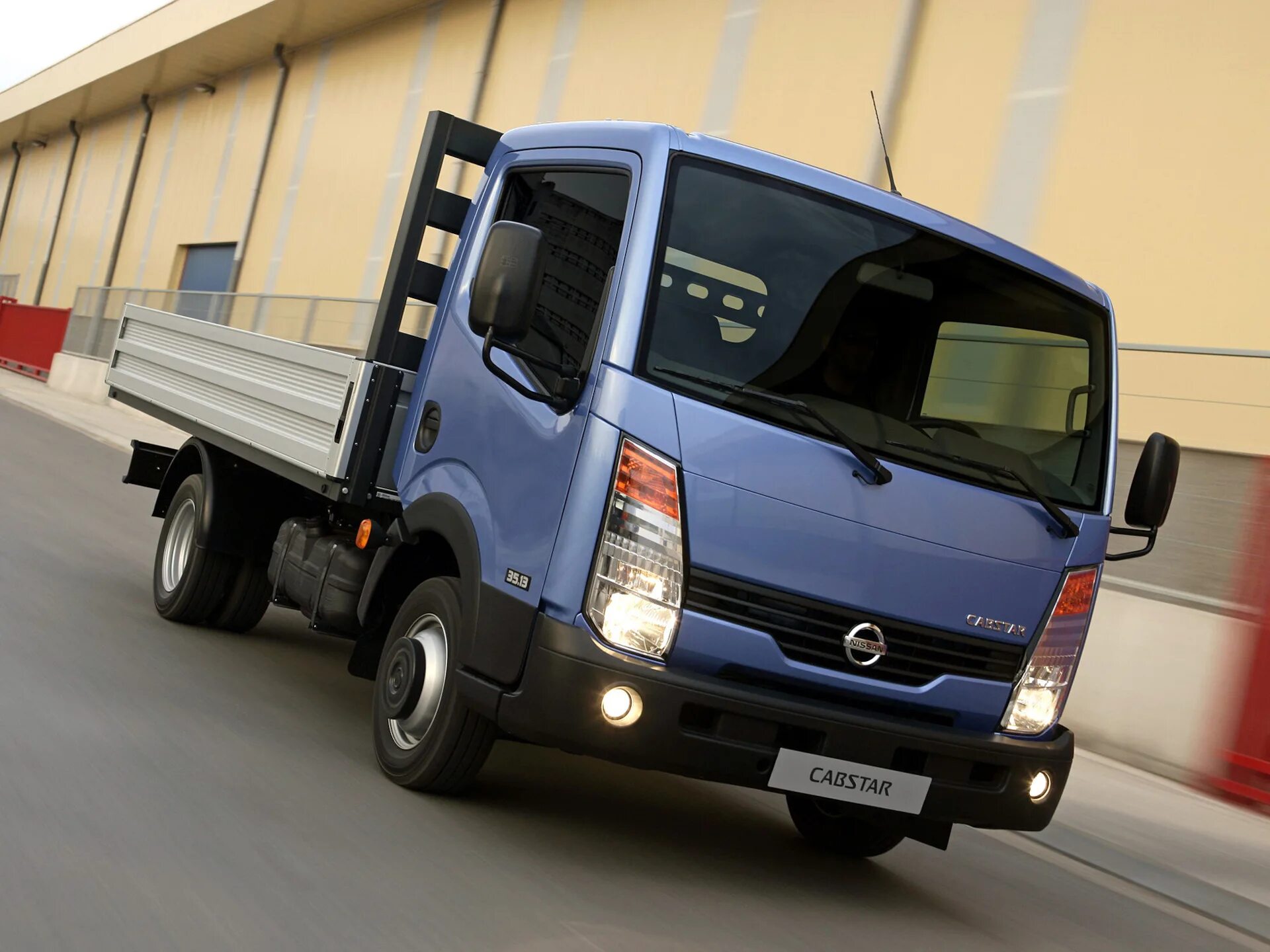 Грузовичок ниссан. Nissan Cabstar 35.15. Nissan Cabstar f24. Nissan nt400 Cabstar. 3797sm Nissan Cabstar.