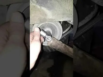 Как снять болт коленвала