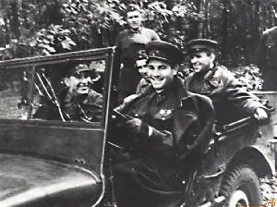 Черняховский дети. Черняховский герой советского союза. Черняховский дети. Черняховский дети. Черняховский дети.
