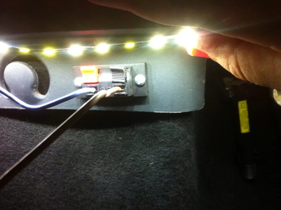 Подсветка багажника Рено Логан 2. Разъем подсветки багажника Рено Логан. Подсветка багажника Рено Сандеро 1. Подсветка багажника Рено Логан 1. Подсветка багажника рено
