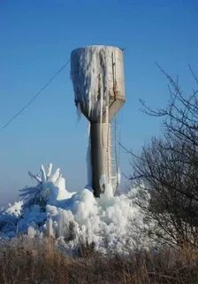 Водонапорная башня зимой