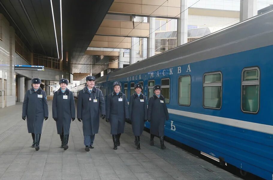 Можно ли на поезде в белоруссию. Фирменный поезд Беларусь. Белорусские поезда. Белорусская железная дорога Минск-Москва. Фирменный поезд Беларус.