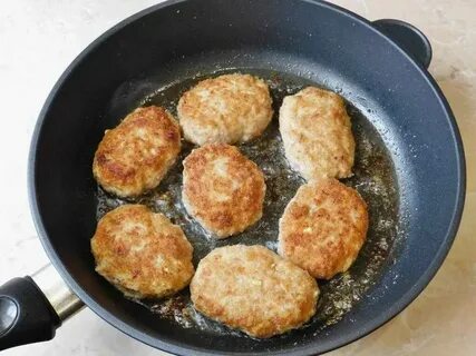 Котлеты картошки с яйцом на сковороде