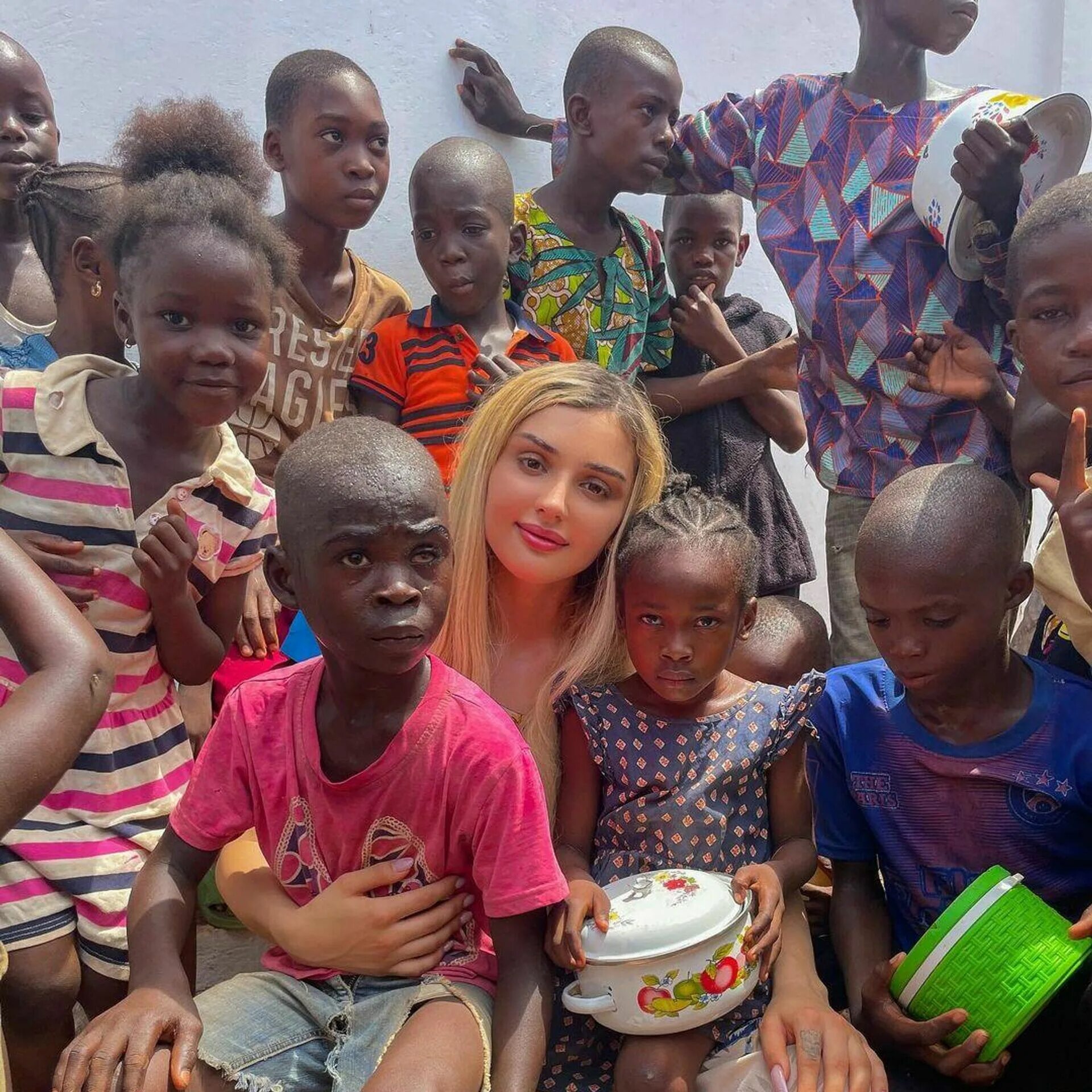 Черная африка. Как заводят детей в африке 18. Малярия в гайане. Как заводят детей в африке 18. Большой живот у африканских детей.