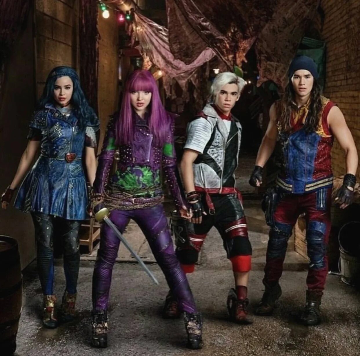 Наследники (descendants) 2015. Наследники Дисней 2. Наследники 2 Дисней Мэл. Наследники дети 3