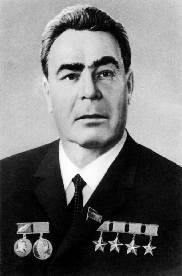 Брежнев фото. Брежнев Леонид Ильич. Портрет Леонида Ильича Брежнева. Леонид Брежнев портрет. Леонид Брежнев 1964.