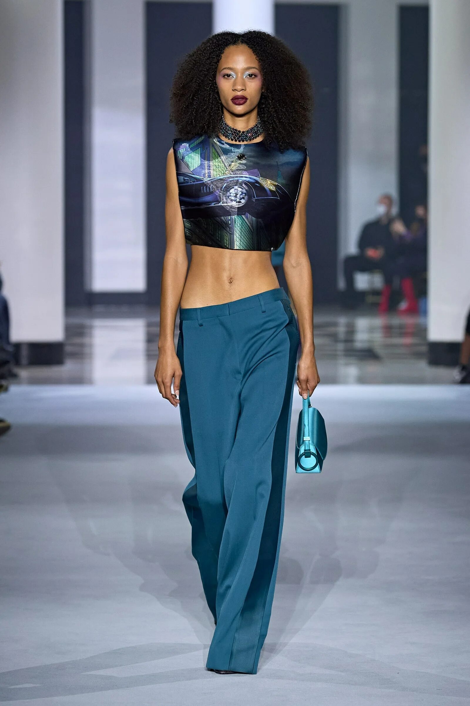 Модная одежда. Модная женская одежда. Модная одежда. Модные женские вещи. Самая модная одежда.