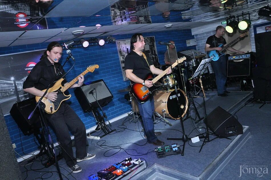 Там дым песня. Дым кольцами песня текст. Там дым. Песня дым кольцами. Мы дым альбом.