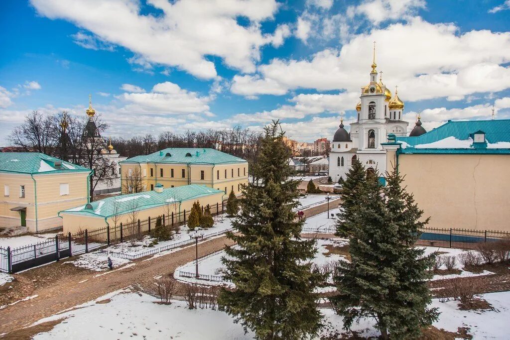 Сайты г дмитрова. Дмитровский Кремль (музей-заповедник). Дмитровский Кремль зима музей заповедник. Дмитров город в Московской области. Дмитров достопримечательности.