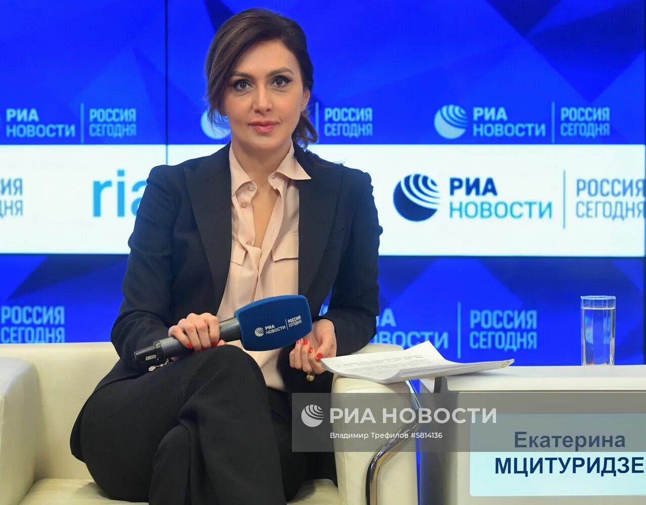 Премьера фильма Франсуа Озона BABOCHKA - интернет-магазин брендовой одежды в Сан