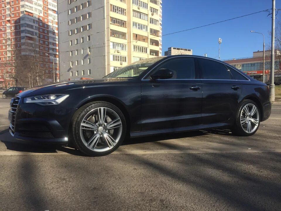 180 р 20. Audi a8 d4 long r20. Mercedes benz w204 на дисках. Mercedes w205 r18. 180 р 20.