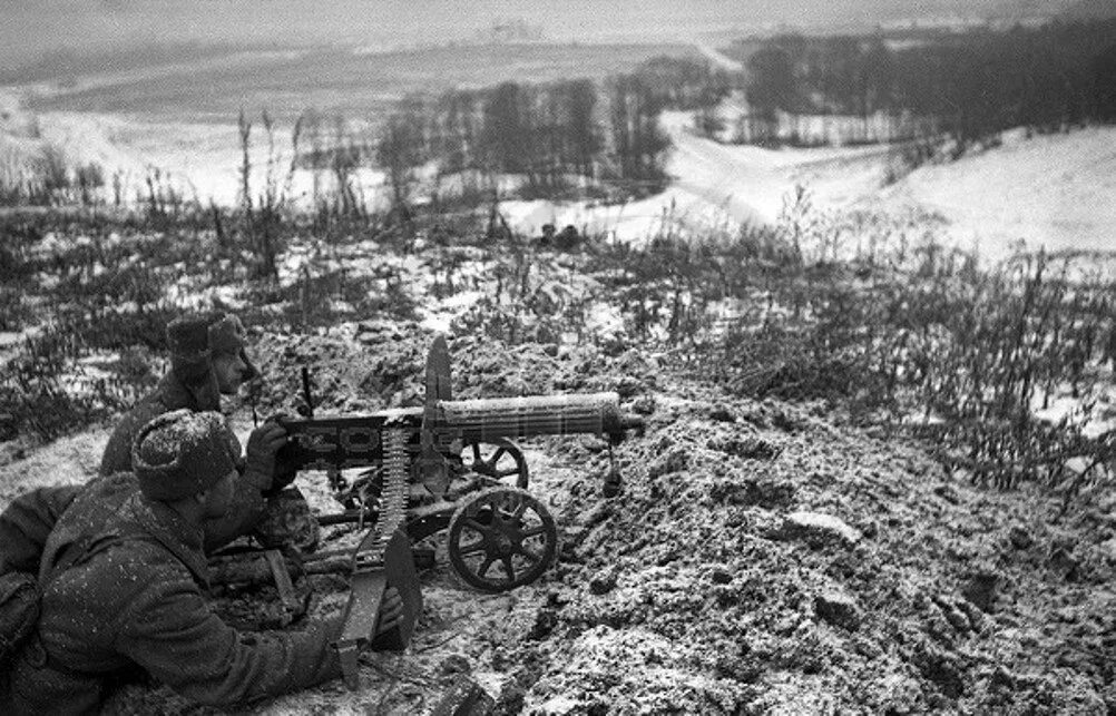 15 октября 1941. Битва под можайском 1941. бойцы в окопах зимой под москвой 1941-1942. оборона вов. московская битва великой отечественной войны.