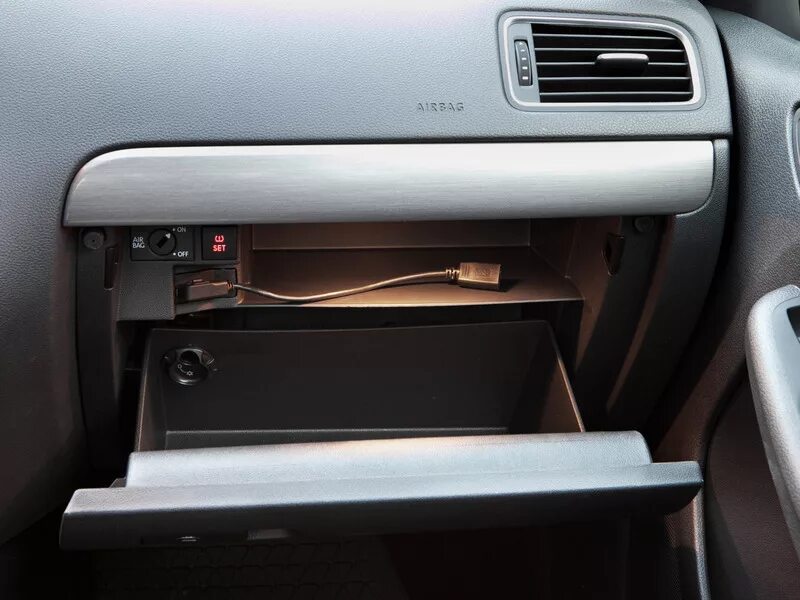 Снятие и чистка вентилятора печки - Volkswagen Passat CC, 2 л, 2011 года своими 