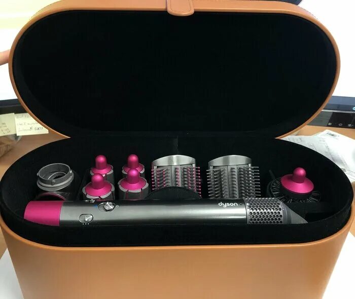 Фен dyson airwrap. Dyson фен стайлер. Чемодан дайсон. Чемодан дайсон. Кейс для фена дайсон.