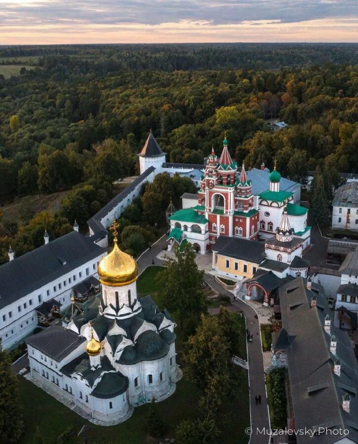 Звенигород московская область отзывы. Саввино-Сторожевский монастырь. Звенигород монастырь Саввы. Свято Сторожевский монастырь Звенигород. Саввино-Сторожевский ставропигиальный мужской монастырь, Звенигород.