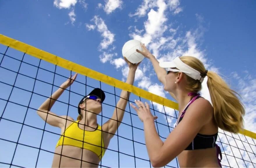 Спортивный волейбольный магазин. Пляжный волейбол. Волейбол на пляже. Пляжный волейбол спорт. Летние игры пляжный волейбол.