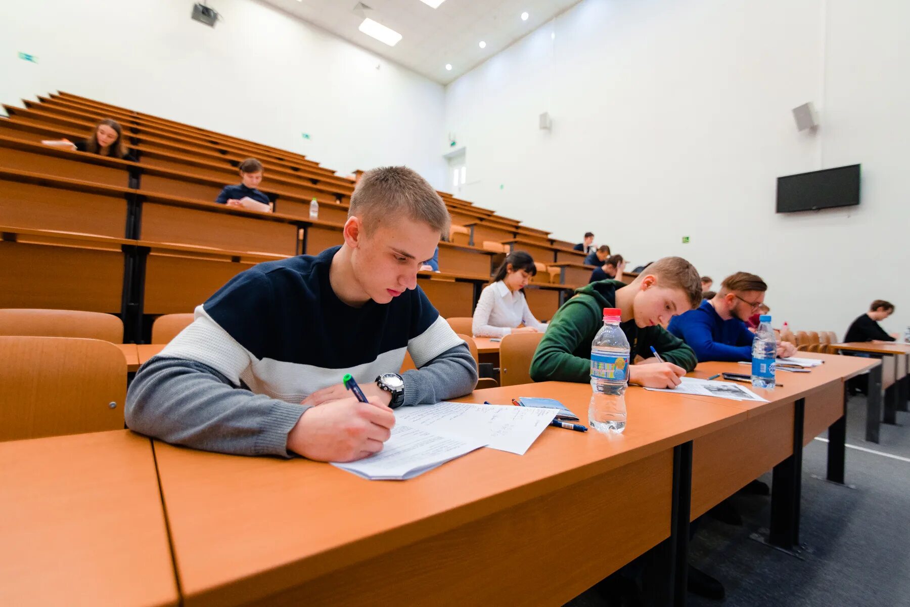 Двфу работа. Двфу аудитории. олимпиада океан знаний двфу. дальневосточный федеральный университет аудитории. двфу внутри.