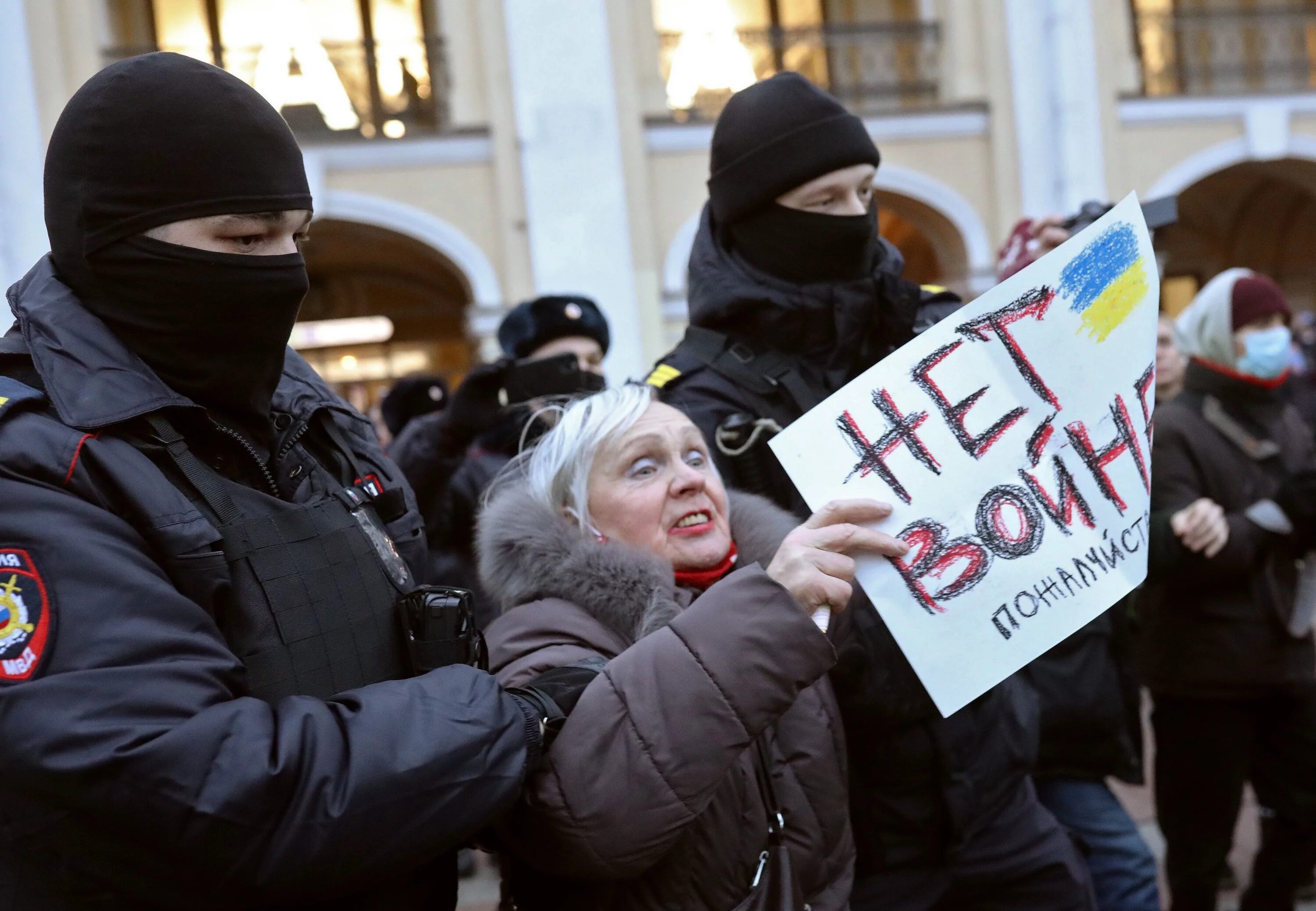 Митинг в питере 2024. Митинг. Протесты в Петербурге. Протесты в Украине. Митинг в Питере.