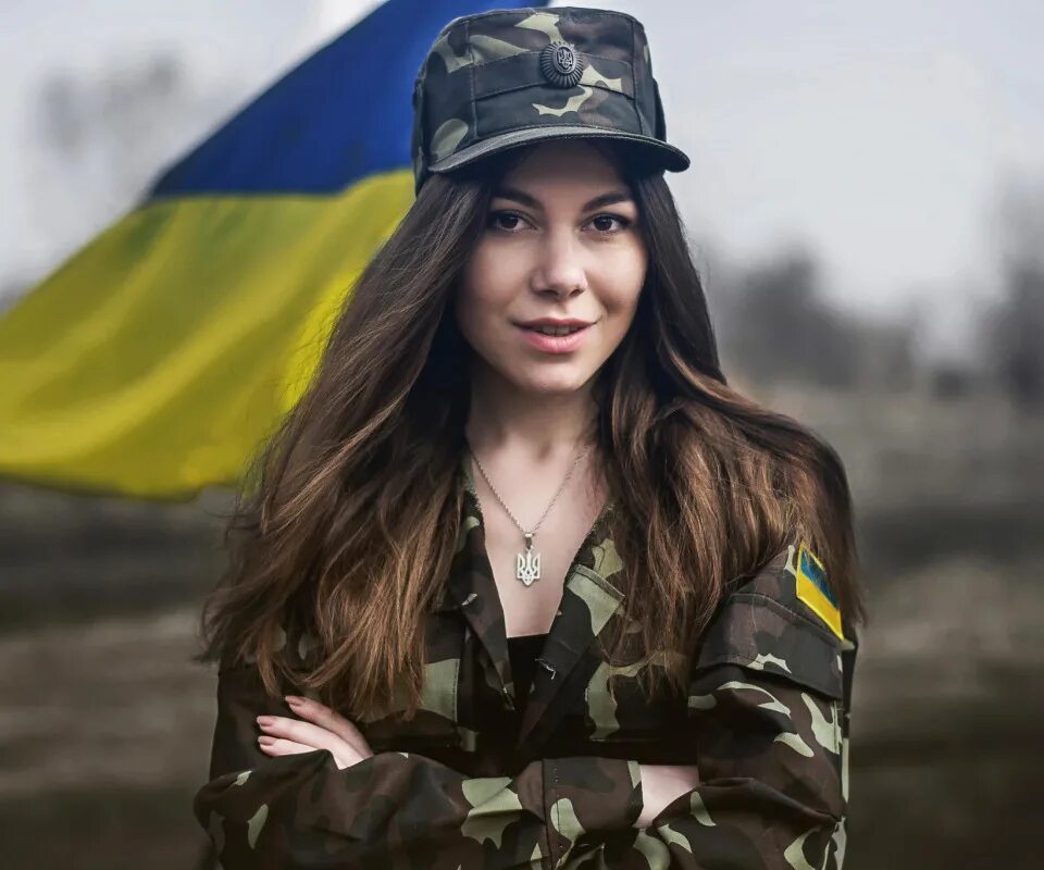 Украина девушки военные. Украинские девушки. Украинки в военной форме. Красивые девушки Украины. Украинские девушки военные.