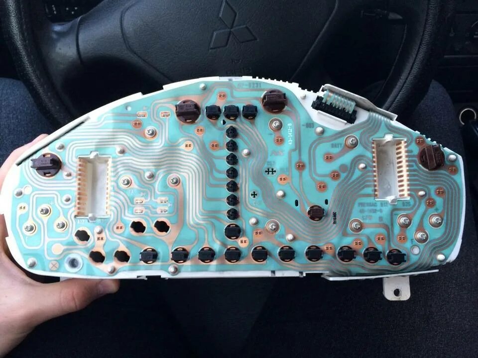 Как поменять лампочки в приборной панели. Peugeot 206 лампы приборной. Как поменять лампочки в приборной панели. Как поменять лампочки в приборной панели. Led лампы калина 1 в приборную панель.