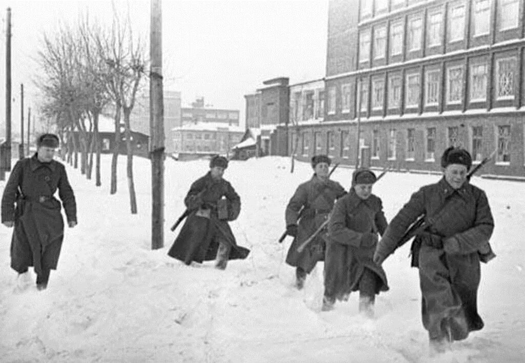 Сокол во время войны. Москва в военное время. Метро Сокол 1941. Москва Военная зимой. Военная Москва в фотографиях.